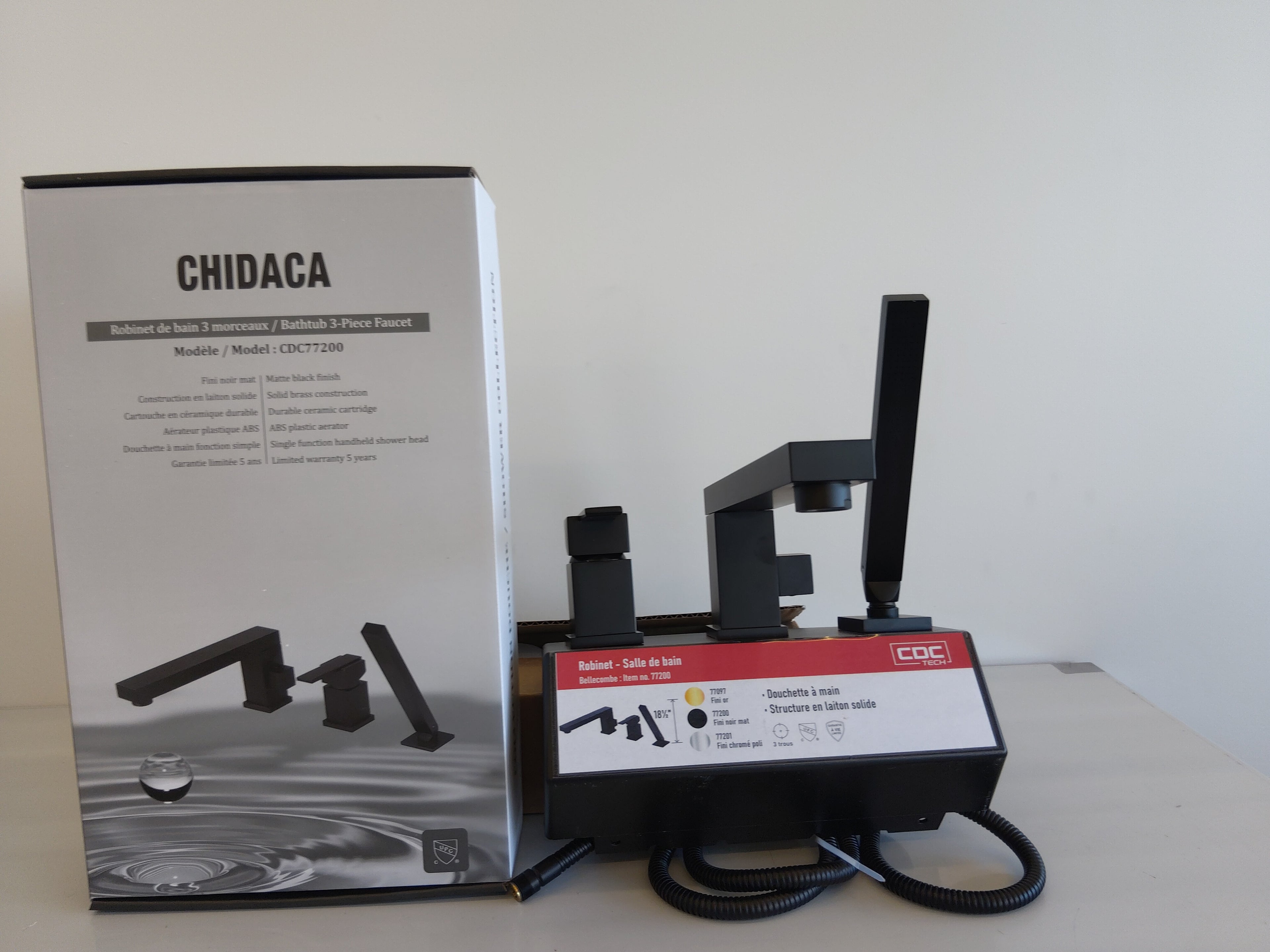 Robinet Noir mat 4-1/3''