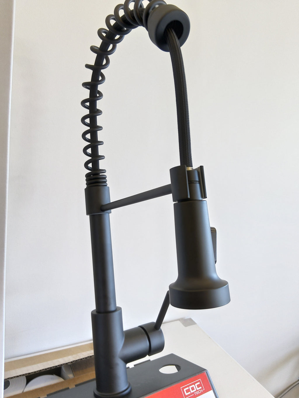 Robinet Noir mat 20-1/4''